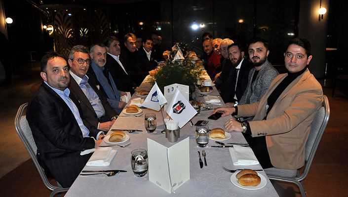 Bş. Bld. Erzurumspor Yönetimine Dostluk Yemeği Bş. Bld. Erzurumspor Yönetimine Dostluk Yemeği