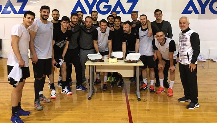Burak Turan ve Baran Nalbantoğlu’nun Doğum Günü Kutlandı Burak Turan ve Baran Nalbantoğlu’nun Doğum Günü Kutlandı