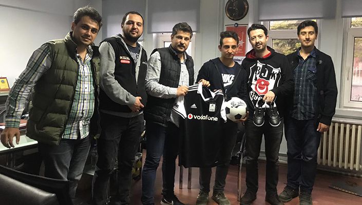 Çankırı Beşiktaşlılar Derneği’nden Anlamlı Hediye Çankırı Beşiktaşlılar Derneği’nden Anlamlı Hediye