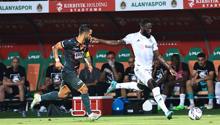 Corendon Alanyaspor:3 Beşiktaş:3 Corendon Alanyaspor:3 Beşiktaş:3
