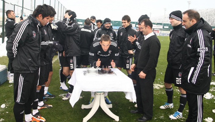 Filip Holosko'nun Doğum Günü Filip Holosko'nun Doğum Günü