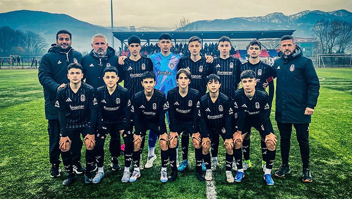 Düzce Cam Düzcespor:0 Beşiktaş:6 (U-14) Düzce Cam Düzcespor:0 Beşiktaş:6 (U-14)