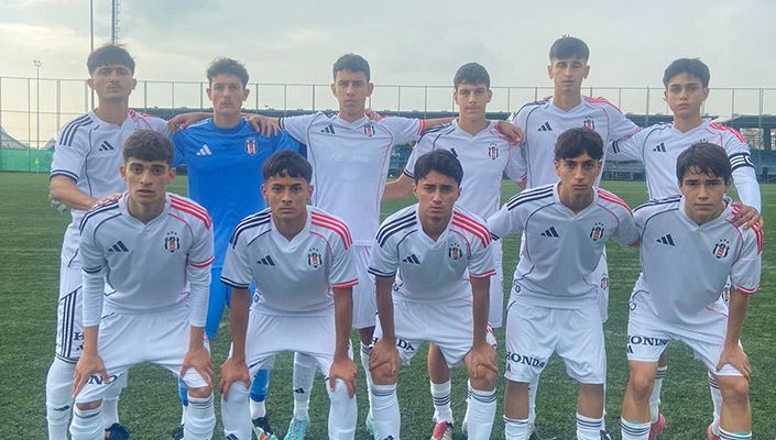 Fatih Karagümrük:2 Beşiktaş:1 (U-17) Fatih Karagümrük:2 Beşiktaş:1 (U-17)
