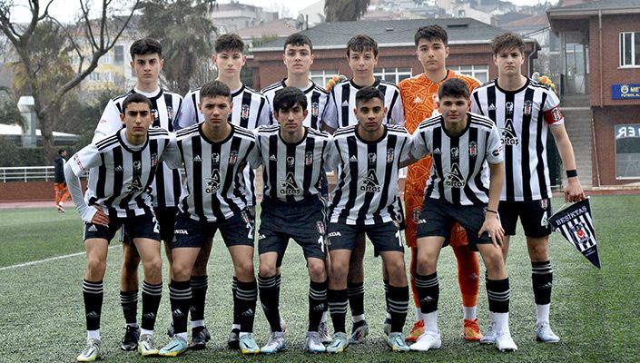Fenerbahçe:0 Beşiktaş Artaş:1 (U-15) Fenerbahçe:0 Beşiktaş Artaş:1 (U-15)