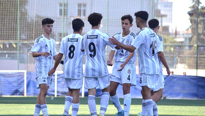 Fenerbahçe:1 Beşiktaş Artaş:2 (U-16 Hazırlık Maçı) Fenerbahçe:1 Beşiktaş Artaş:2 (U-16 Hazırlık Maçı)