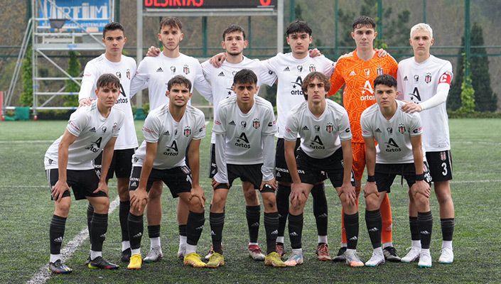 Fenerbahçe:3 Beşiktaş Artaş:2 (U-17) Fenerbahçe:3 Beşiktaş Artaş:2 (U-17)