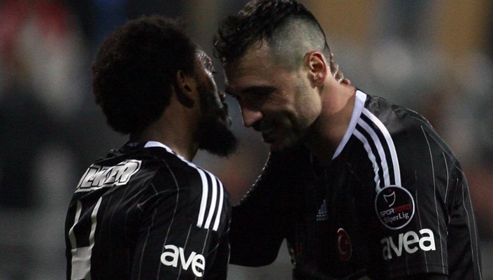 Almeida ve Fernandes'in Formaları Satışta Almeida ve Fernandes'in Formaları Satışta