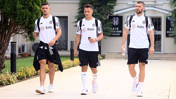 Futbol A Takımımız Bakü’ye Gitti Futbol A Takımımız Bakü’ye Gitti