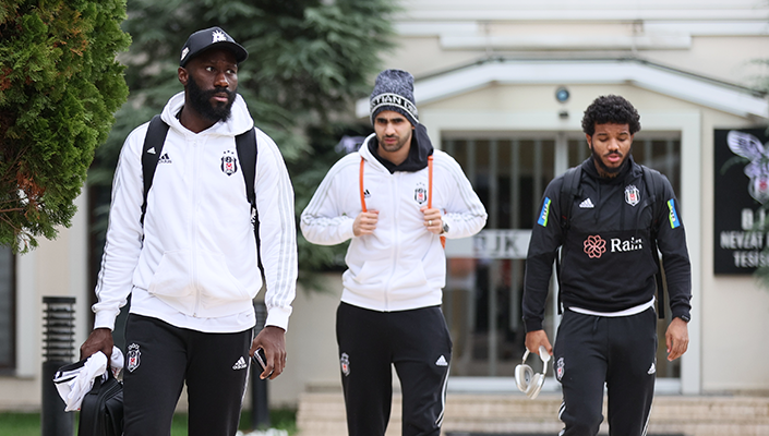Futbol A Takımımız Kamp Çalışmaları İçin Antalya’ya Gitti Futbol A Takımımız Kamp Çalışmaları İçin Antalya’ya Gitti