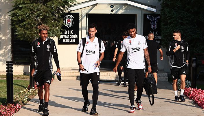Futbol A Takımımız Kayseri’ye Gitti Futbol A Takımımız Kayseri’ye Gitti