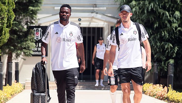 Futbol A Takımımız Tiran’a Gitti Futbol A Takımımız Tiran’a Gitti