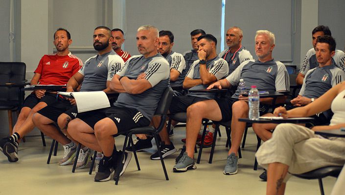 Futbol Akademimiz ile Beşiktaş United Payment Kadın Futbol Takımımızın Antrenörleri, ‘Sporcu Motivasyonu’ Semineri Aldılar Futbol Akademimiz ile Beşiktaş United Payment Kadın Futbol Takımımızın Antrenörleri, ‘Sporcu Motivasyonu’ Semineri Aldılar