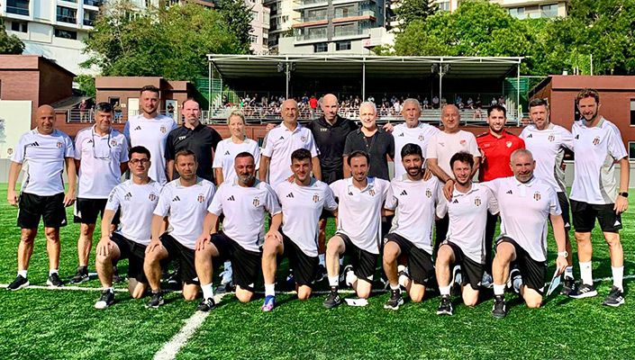 Futbol Akademimizin Antrenörlerine Bireysel Oyuncu Gelişimi Eğitimi Futbol Akademimizin Antrenörlerine Bireysel Oyuncu Gelişimi Eğitimi