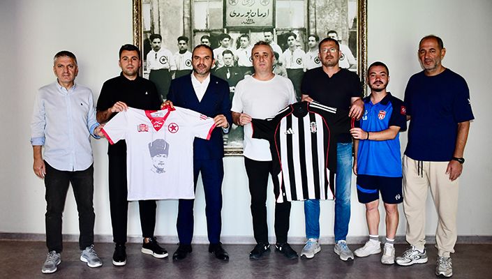 Futbol Altyapıdan Sorumlu Yönetim Kurulu Üyemiz Toygun Batallı’dan Rami SK’ya Ziyaret Futbol Altyapıdan Sorumlu Yönetim Kurulu Üyemiz Toygun Batallı’dan Rami SK’ya Ziyaret