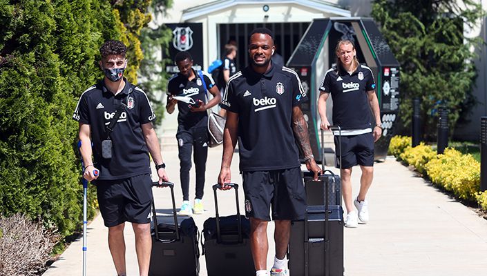 Futbol Takımımız İzmir’e Gitti Futbol Takımımız İzmir’e Gitti