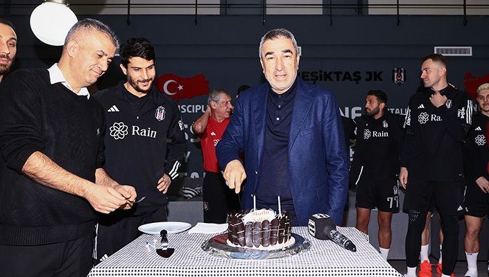 Futbol Takımları Genel Koordinatörümüz Samet Aybaba’nın Doğum Günü Kutlandı Futbol Takımları Genel Koordinatörümüz Samet Aybaba’nın Doğum Günü Kutlandı