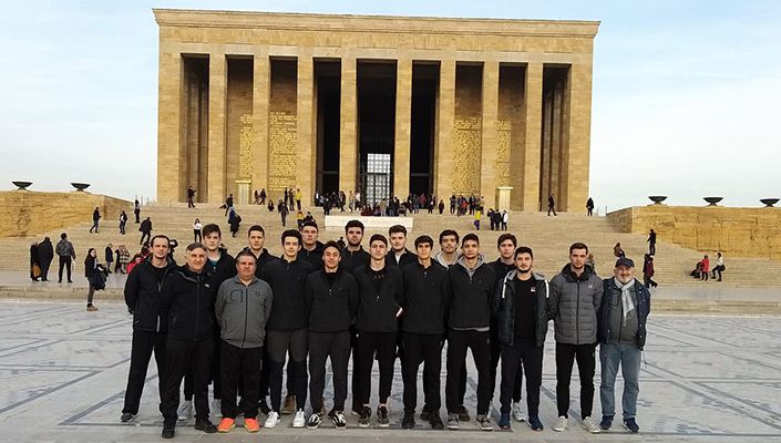 Genç Erkek Basketbol Takımımızdan Anıtkabir Ziyareti Genç Erkek Basketbol Takımımızdan Anıtkabir Ziyareti