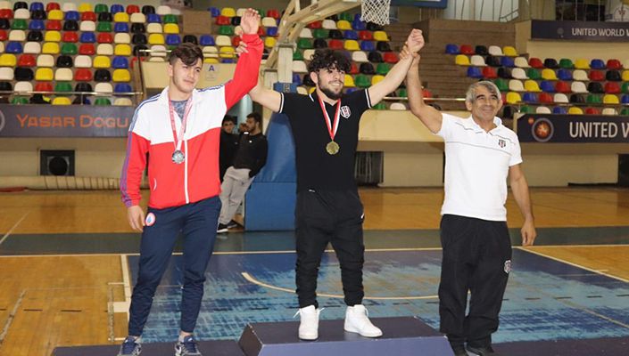 Güreş Takımımız, 35. Cumhuriyet Kupası’nda Üçüncü Oldu Güreş Takımımız, 35. Cumhuriyet Kupası’nda Üçüncü Oldu