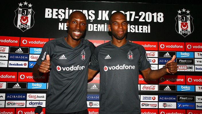Atiba Hutchinson ve Ryan Babel Basın Toplantısı Düzenledi Atiba Hutchinson ve Ryan Babel Basın Toplantısı Düzenledi