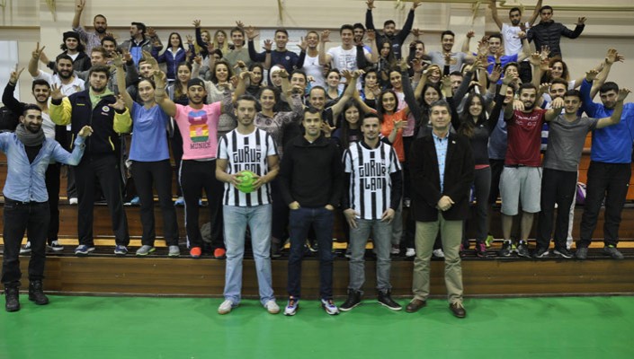 Hentbolcularımız, Gedik Üniversitesi Spor Bilimleri Fakültesi'nde Konferans Verdi Hentbolcularımız, Gedik Üniversitesi Spor Bilimleri Fakültesi'nde Konferans Verdi