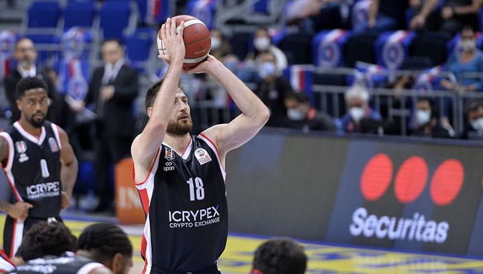ING Basketbol Süper Ligi'nde Rakip Anadolu Efes ING Basketbol Süper Ligi'nde Rakip Anadolu Efes