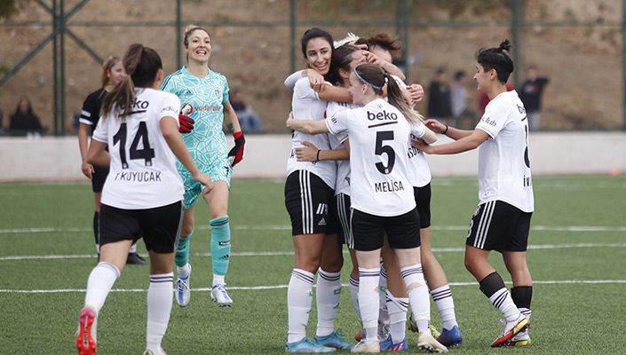 Kadın Futbol Süper Ligi’nde Rakip Hakkarigücü Spor Kadın Futbol Süper Ligi’nde Rakip Hakkarigücü Spor