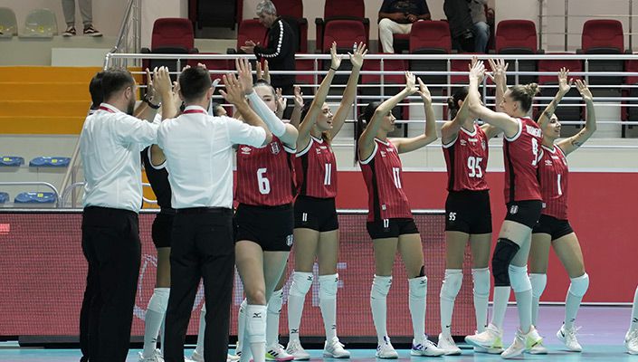Kadın Voleybol Takımımız, AXA Sigorta Kupa Voley’de Çeyrek Finale Yükseldi Kadın Voleybol Takımımız, AXA Sigorta Kupa Voley’de Çeyrek Finale Yükseldi