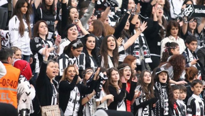 BÜYÜK BEŞİKTAŞ’IN BÜYÜK TARAFTARINA BÜYÜK BEŞİKTAŞ’IN BÜYÜK TARAFTARINA