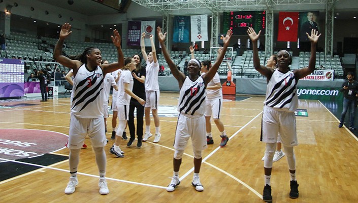 Beşiktaş:71 Fenerbahçe:62 Beşiktaş:71 Fenerbahçe:62