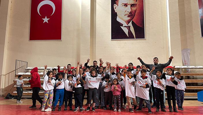 Kahramanmaraşlı Depremzede Çocuklar İçin Moral Etkinliği Düzenlendi Kahramanmaraşlı Depremzede Çocuklar İçin Moral Etkinliği Düzenlendi
