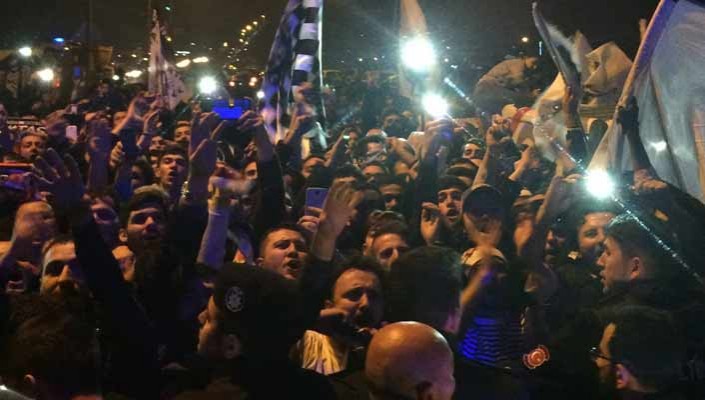 Beşiktaşımıza, BJK Nevzat Demir Tesisleri'nde Coşkulu Karşılama Beşiktaşımıza, BJK Nevzat Demir Tesisleri'nde Coşkulu Karşılama