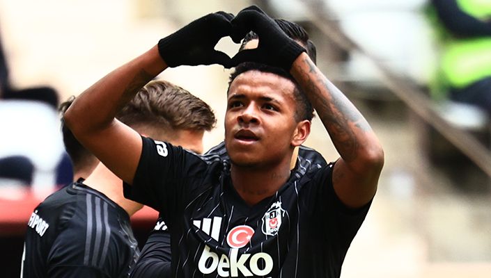 Keny Arroyo: “Gol attığım için çok mutluyum” Keny Arroyo: “Gol attığım için çok mutluyum”