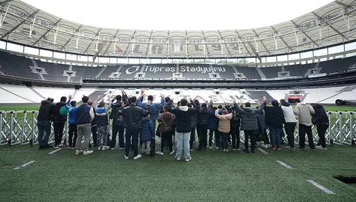 Koruma Altında Bulunan Çocuklar Tüpraş Stadyumu’nda Ağırlandı Koruma Altında Bulunan Çocuklar Tüpraş Stadyumu’nda Ağırlandı