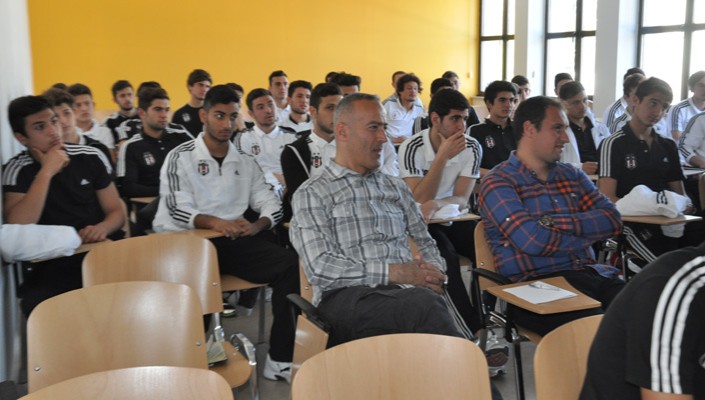 Akademi Takımlarımız Beden Dili Seminerine Katıldı Akademi Takımlarımız Beden Dili Seminerine Katıldı