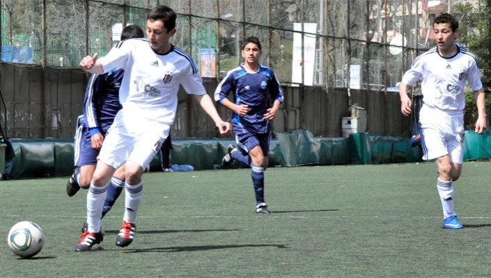 Beşiktaş:3 Sarıyer:0 (U-14) Beşiktaş:3 Sarıyer:0 (U-14)