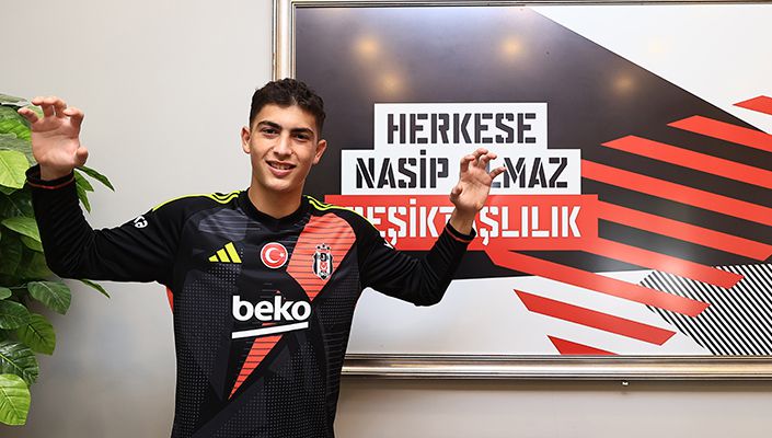 Mehmet Tuğra Yeşilyurt’la Profesyonel Sözleşme İmzalandı Mehmet Tuğra Yeşilyurt’la Profesyonel Sözleşme İmzalandı