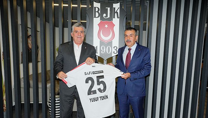 Milli Eğitim Bakanı Yusuf Tekin’den Kulübümüze Ziyaret Milli Eğitim Bakanı Yusuf Tekin’den Kulübümüze Ziyaret
