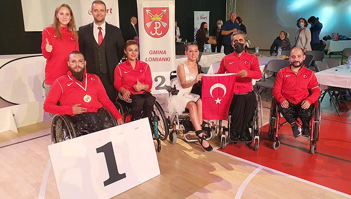 Milli Sporcumuz Barış Bayraktar, Uluslararası Tekerlekli Dans Sporu Yarışması’nda Avrupa Şampiyonu Oldu Milli Sporcumuz Barış Bayraktar, Uluslararası Tekerlekli Dans Sporu Yarışması’nda Avrupa Şampiyonu Oldu