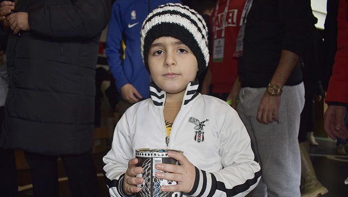 Minik Taraftarımızdan Anlamlı Yardım Minik Taraftarımızdan Anlamlı Yardım