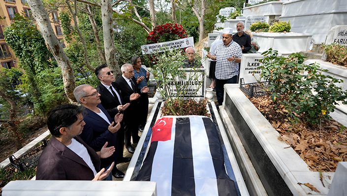 Nazmi Bilge’yi Kabri Başında Andık Nazmi Bilge’yi Kabri Başında Andık