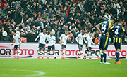 Beşiktaş win Istanbul derby with second-half goals
