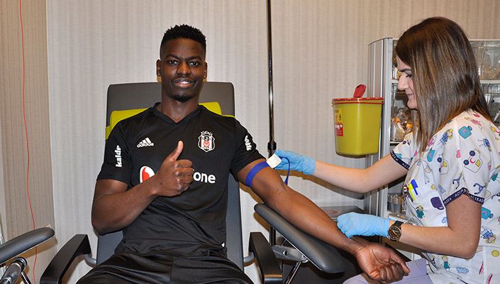 Nicolas Isimat-Mirin Sağlık Kontrolünden Geçti Nicolas Isimat-Mirin Sağlık Kontrolünden Geçti