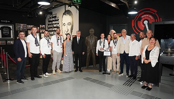 Onursal Başkanımız Merhum Süleyman Seba’nın Heykeli Beşiktaş JK Müzesi’nde Onursal Başkanımız Merhum Süleyman Seba’nın Heykeli Beşiktaş JK Müzesi’nde