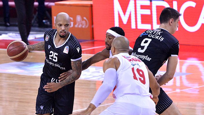 Pınar Karşıyaka:82 Beşiktaş Sompo Sigorta:68 Pınar Karşıyaka:82 Beşiktaş Sompo Sigorta:68