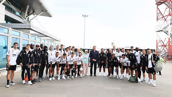 Rahmi M. Koç ile Hüsnü Özyeğin Futbol A Takımımıza Başarılar Diledi Rahmi M. Koç ile Hüsnü Özyeğin Futbol A Takımımıza Başarılar Diledi