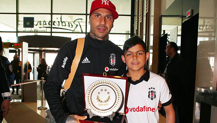 Ricardo Quaresma, Kayseri’de Taraftarımız Bedirhan Uyumaz İle Buluştu Ricardo Quaresma, Kayseri’de Taraftarımız Bedirhan Uyumaz İle Buluştu