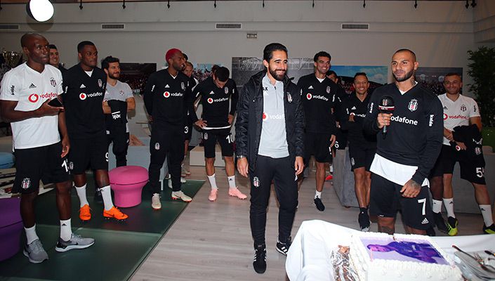 Ricardo Quaresma’nın Doğum Günü Kutlandı Ricardo Quaresma’nın Doğum Günü Kutlandı