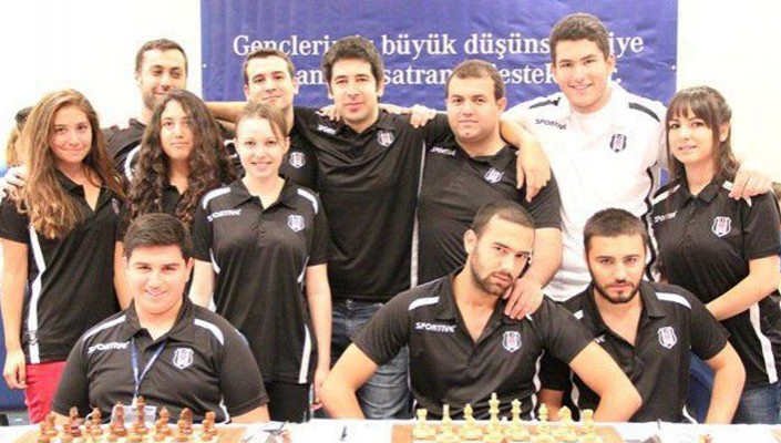 Satrançta Liderliğimiz Sürüyor Satrançta Liderliğimiz Sürüyor