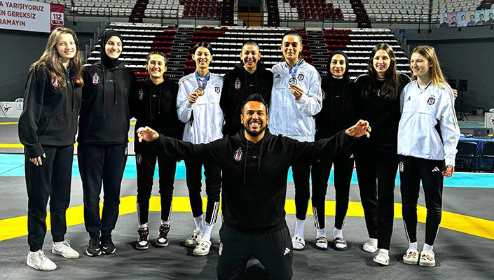 Taekwondo Takımımızın Sporcularından Bir Altın Bir Gümüş Madalya Taekwondo Takımımızın Sporcularından Bir Altın Bir Gümüş Madalya