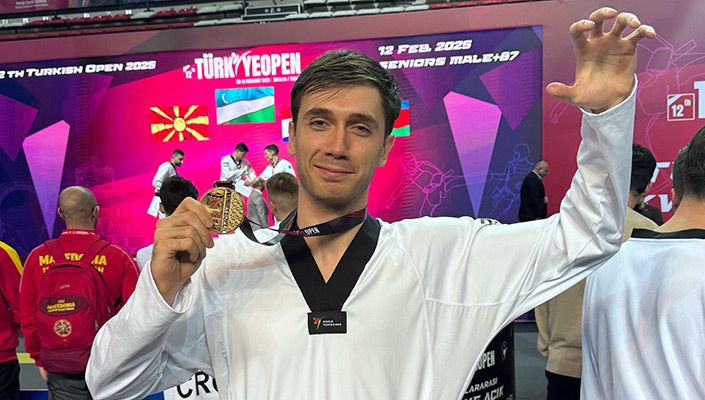 Taekwondocumuz Orkun Ateşli Uluslararası Türkiye Açık Taekwondo Turnuvası’nda Şampiyon Oldu Taekwondocumuz Orkun Ateşli Uluslararası Türkiye Açık Taekwondo Turnuvası’nda Şampiyon Oldu